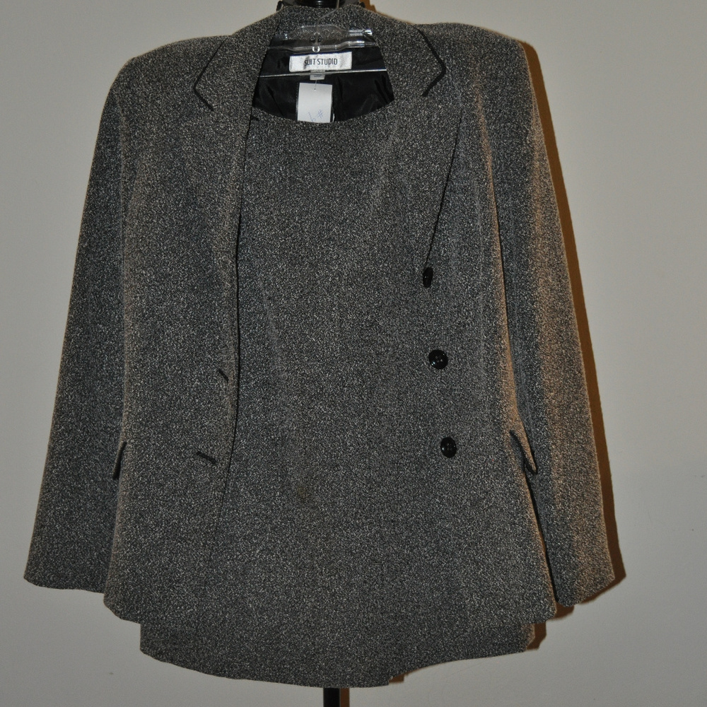 Suit Studio Skirt Set